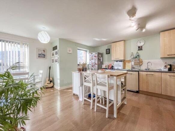 LOUNGE/DINING AREA/KITCHEN