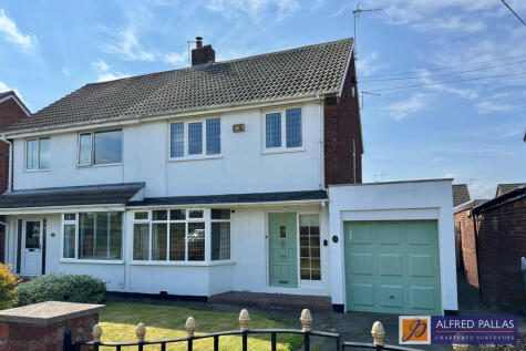 North Drive, Cleadon Village