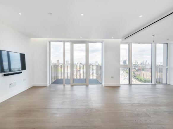 Admiralty House, E1w