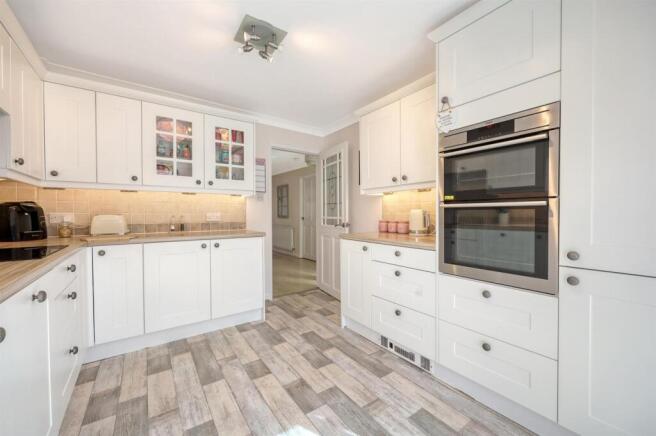 Modern Fitted Kitchen