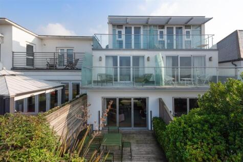 Admiralty Walk, Whitstable