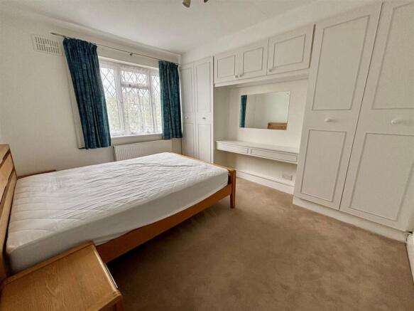 Bedroom 1.jpg