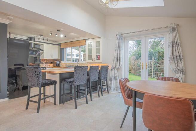 KITCHEN/DINER