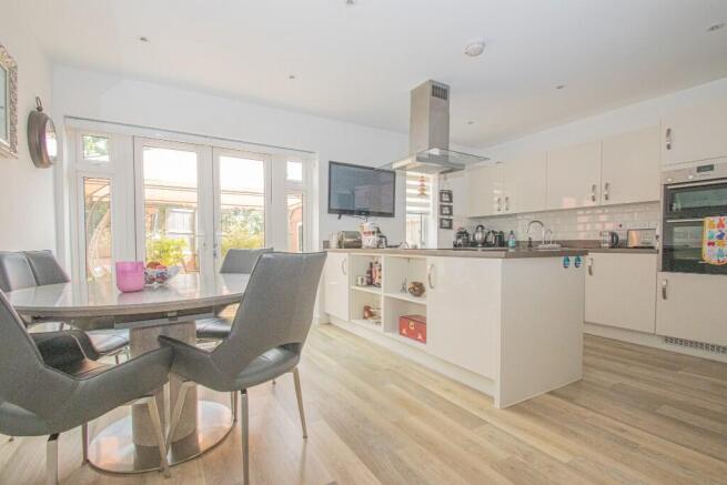 KITCHEN/DINER