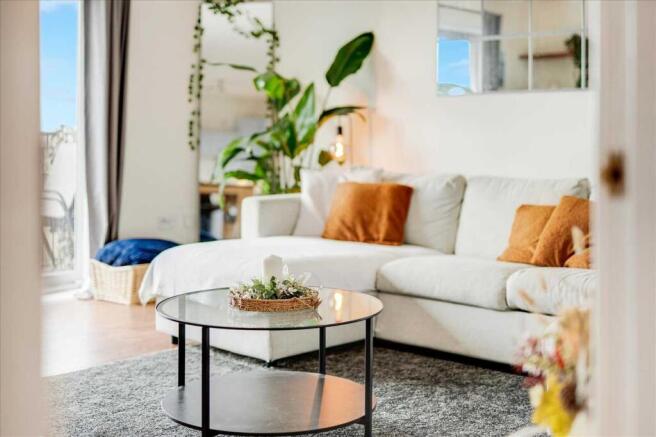 Lounge Area (2)