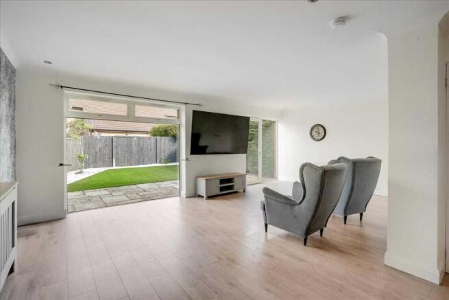 Lounge Area (1)