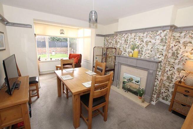Sitting / dining room