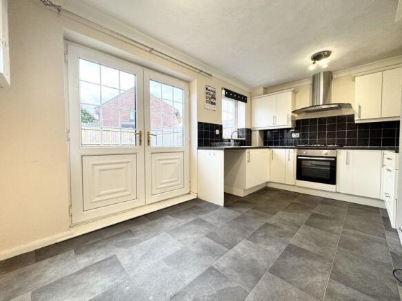 Kitchen photo 1