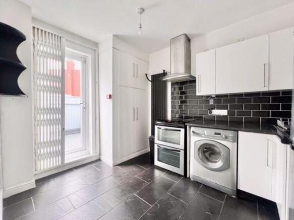 Kitchen photo 1