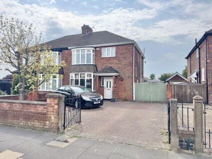 Queen Mary Avenue, Cleethorpes