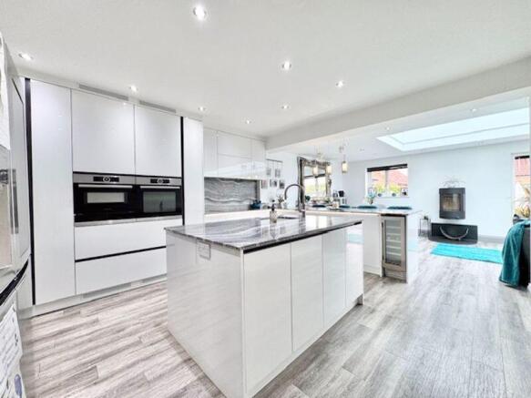 Kitchen breakfast room