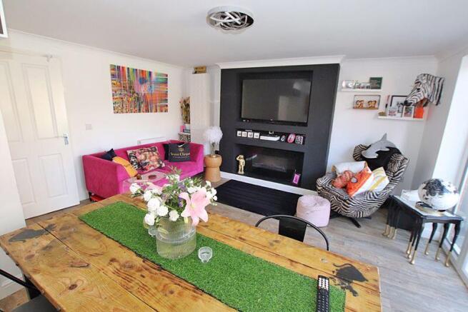 Lounge diner photo 2