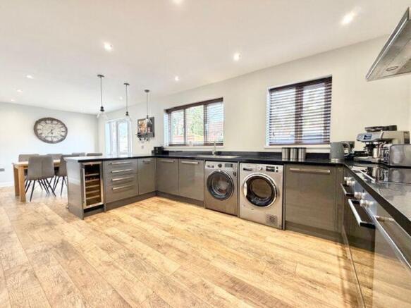 Kitchen breakfast diner