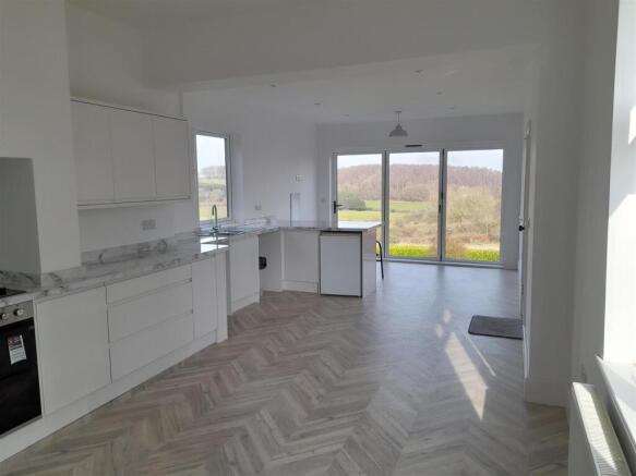 Kitchen Image 1