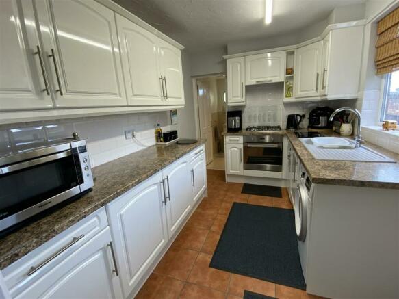 Modern fitted Kitchen