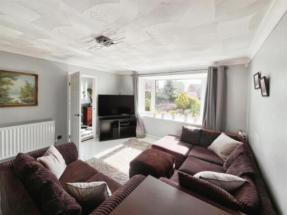 SPACIOUS LOUNGE