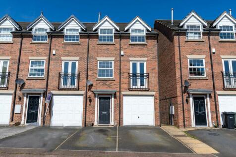Rothwell - 4 bedroom town house for sale