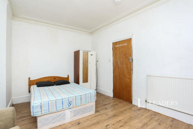 Room 1 to Rent