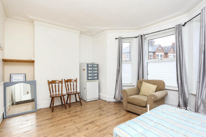 Room 1 to Rent