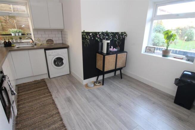 straight kitchen.JPG