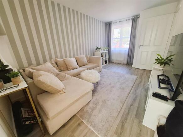 lounge 2.jpg