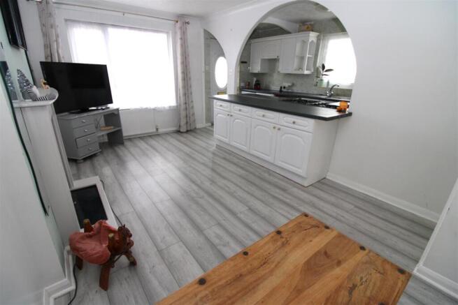 lounge kitchen.JPG