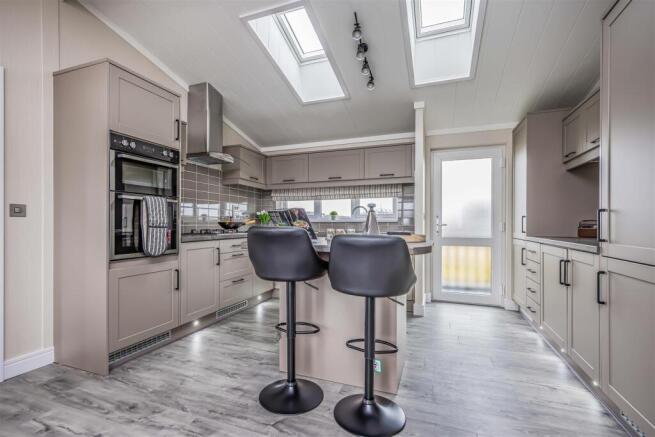 Plot 17 Littlehampton Marina-Small-PorticoMarketin