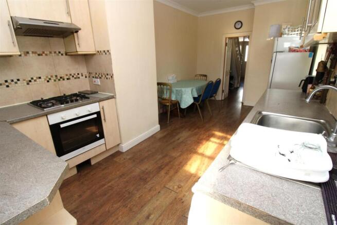 straight kitchen.JPG