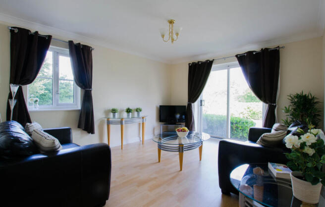 Ground floor apartment - Fully furnished - Two la