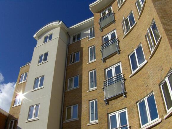 This beautifully presented fully furnished one do