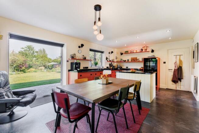 Kitchen/Dining