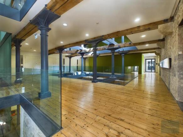 foyer.jpg