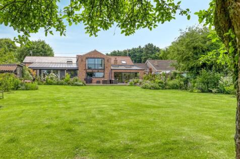 Stunning Barn Conversion with Field Views in Upwell