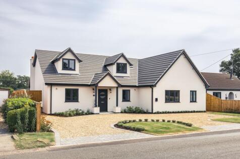 Chain Free and Thoughtfully Renovated Contemporary Home in Watlington