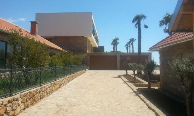 Photo 3