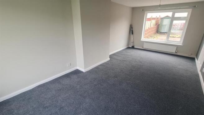 LOUNGE/ DINING ROOM