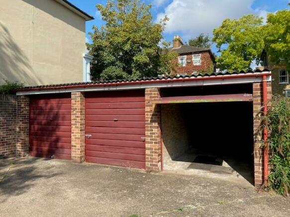 Garage 24 Hawkfield Court Photo 1.jpg