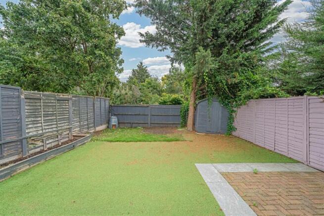 8 Crofters Close, Isleworth TW7 7PH-LOW RES-13.jpg