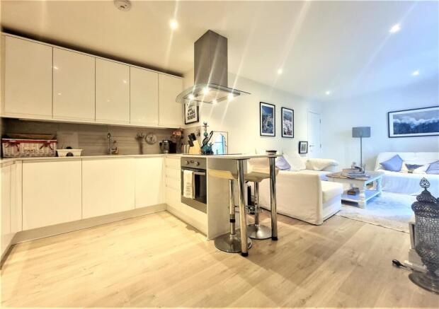 kitchen lounge (2).jpg