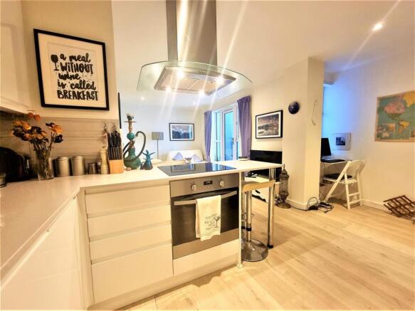 kitchen lounge 1 (2).jpg