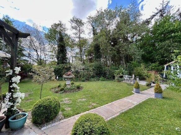 Extensive South Facing Rear Garden