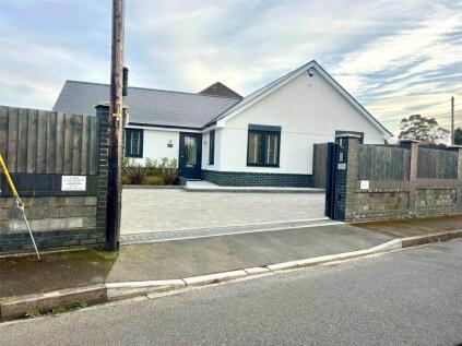 Laurel Lane, St. Leonards, Ringwood, BH24