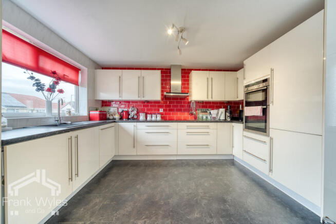 _D758117_LuminarNeo-edit