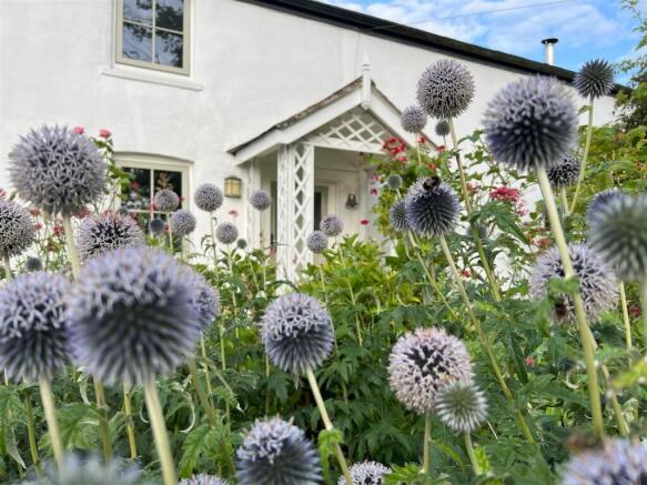 20 - Front of House.jpg