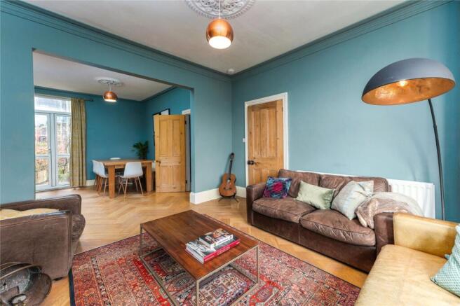 Lounge/Dining Area
