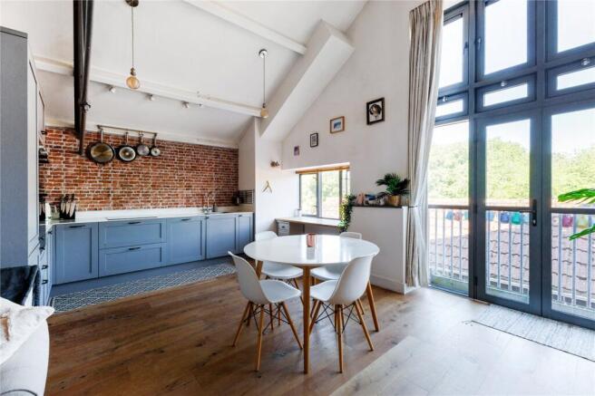 Kitchen/Dining Area