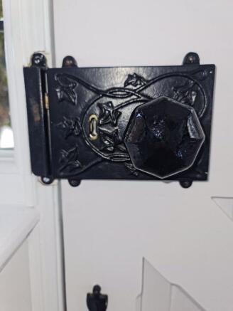 Feature door handles