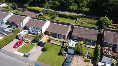 Ilfracombe - 2 bedroom detached bungalow for sale