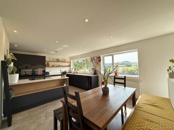 Dining room/ Kitchen