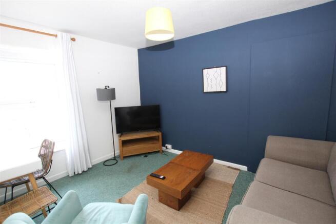 Lounge 2